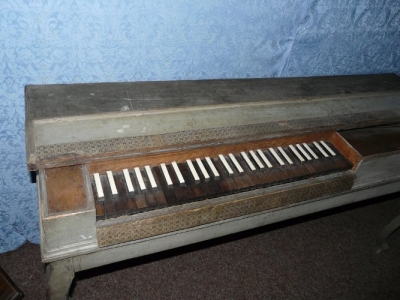resonancni-deska-klavichordu